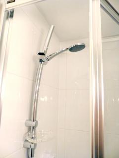 Chilterns Guest House - Llandudno - 8