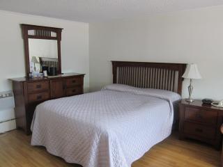 Stonehouse Motel and Restaurant - Truro - 8