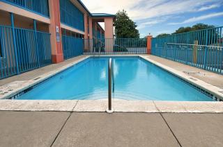 Motel 6 Pensacola, FL - NAS - 2