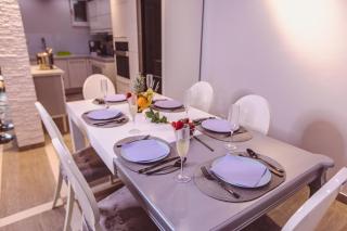 #1 Lux Villa with Pool, Gameroom, Spa, Zen Yard #Free airpot transport# - Belgrado - 2