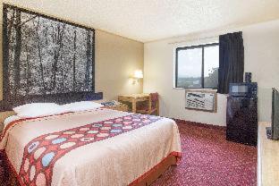 Super 8 by Wyndham Lexington VA - 3