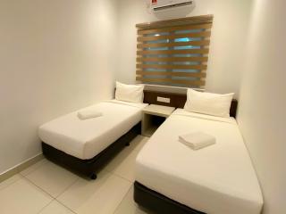 AZ Hotel & Serviced Apartments - 6