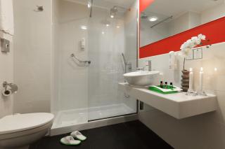 Holiday Inn Genoa City by IHG - Gênes - 8