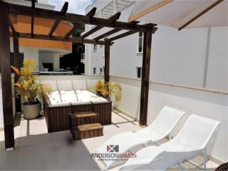 1061 - Excelente Cobertura com Hidromassagem - Bombinhas - 0