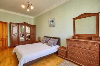 Apartment near Lva Tolstoho Square - Kiev - 7