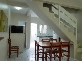 RESIDENCIAL COM CASAS DE 2 DORM - Praia Garopaba - Garopaba - 3