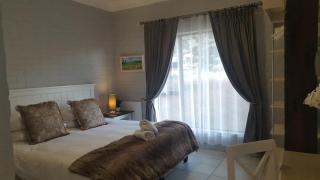 128 Clarens Golf Villa - 6