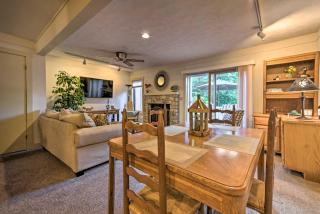 1 Mi to Jack Frost Ski Resort Water-View Retreat - Lake Harmony - 4
