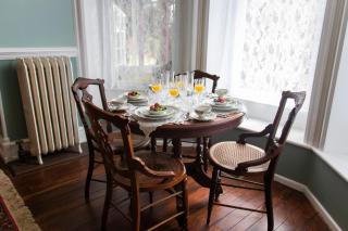Gifford-Risley House Bed and Breakfast - Media - 2