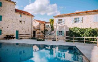 Nice Apartment In Zminj With Wifi - 9