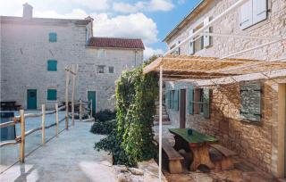 Gorgeous Apartment In Zminj With Wifi - Žminj - 5