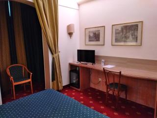 Polo Hotel - Usmate Velate - 1
