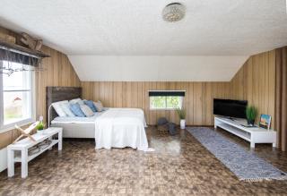 Seaman's nest - - 8