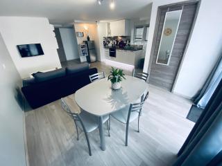 TOUL Appartement Entier avec PARKING Privé au Calme Cosy à Étage avec Balcon - Toul - 0