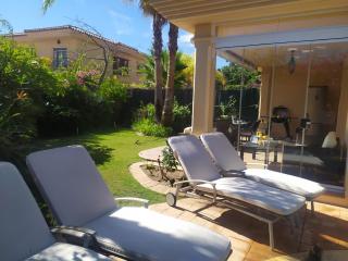 VILLA RIVIERA CON PISCINA PRIVADA JUNTO AL CAMPO DE GOLF - Mijas Costa - 5
