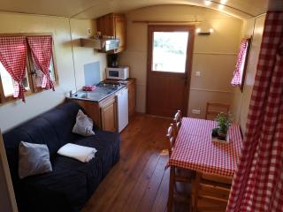 La Carriole dans le jardin - 6