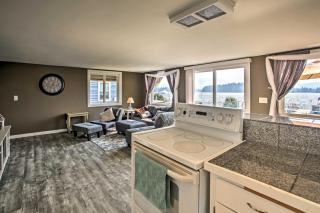 Modern Lake Lawrence Retreat with a Deck and Dock! - Yelm - 4