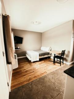 Hinton Highway Inn - Hinton - 1