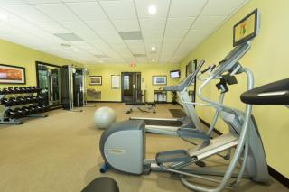 Staybridge Suites Orlando at SeaWorld by IHG - Free Parking & Shuttle to Seaworld Parks - Orlando - 2