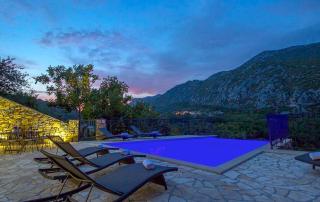 Luxury Villa Mosor, heated pool whirpool, near the sea - Smolonje - 1
