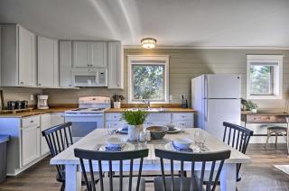 Scenic Studio with Loft and View of the Columbia River - Carson - 3