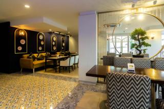Montree Phuket Hotel - 1