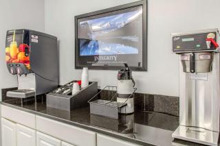 Rodeway Inn Groton - New London - 1