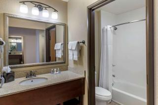 Comfort Inn & Suites - Blue Ridge - 3
