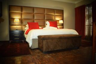 African Moon Corporate House - 3