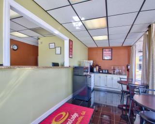 Econo Lodge - Donalsonville - 3