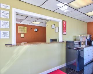 Econo Lodge - Donalsonville - 1