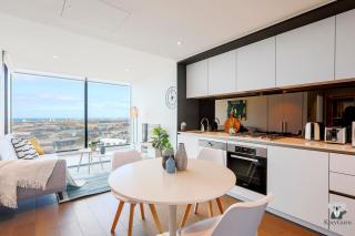 KOZYGURU DOCKLANDS LUXURY WATER VIEW APT 1 BED VDO915 - Melbourne - 2
