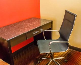 Rodeway Inn MacArthur Airport - Ronkonkoma - 3