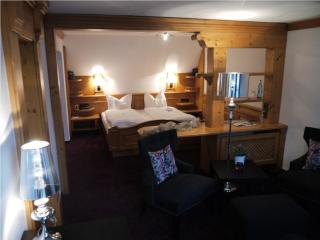 Flair Hotel Vier Jahreszeiten - Bad Urach - 6
