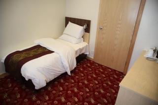 Cambridge Hotel - Huddersfield - 9