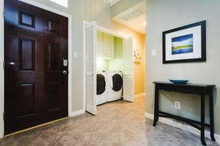 Walk to Bars and Restaurants, 2 mi from Stadiums and Theaters, Great for Groups - Houston - 7