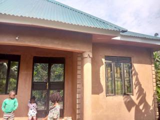 Davis Tours Home Stay - Kabale - 2