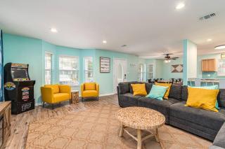 Zula Breeze Beach House, Sleeps 18, Private Heated Pool Spa, 3min Walk To The Beach, Pets Welcome, Fenced Yard - Destin - 5