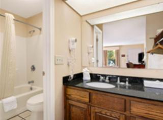 Baymont by Wyndham Waycross - Waycross - 8