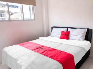 RedDoorz near Eco Green Park Batu - Batu - 2