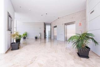 High rise apartment on the 39th floor with private terrace and sea views - 2