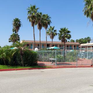 University Inn & Suites Brownsville - Brownsville - 2