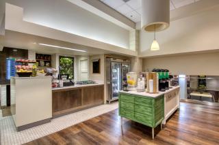 Holiday Inn & Suites Atlanta Airport North by IHG - Atlanta - 8