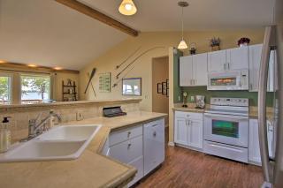Shared Boat Ramp Waterfront Home in Grove - Grove - 3