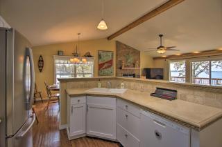 Shared Boat Ramp Waterfront Home in Grove - Grove - 2