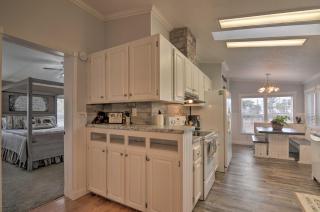 Bright and Beautiful Home, Explore Natl Parks! - Greenwich - 2