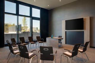 Holiday Inn Frankfurt Airport by IHG - 2