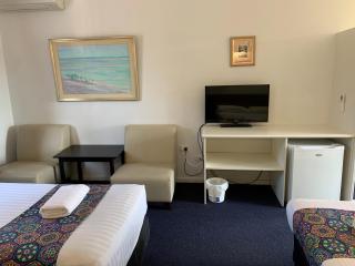 Panorama Motor Inn - 5