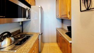 Castle 828 Oceanfront view with balcony, pool, tennis, beach access and free parking! - Miami Beach - 6
