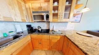 Castle B17 Contemporary Condo with Pool, Beach Access and Free Parking - 7